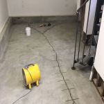 perbaikan beton menggunakan mesin injeksi beton m12 di lantai